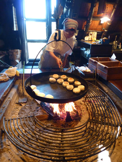珍しい ほぞ組 欅 けやき 天然木 囲炉裏 火鉢 暖炉重量約27.4kg 珍しい ほぞ組 欅 けやき 天然木 囲炉裏 火鉢 暖炉重量約27.4kg
