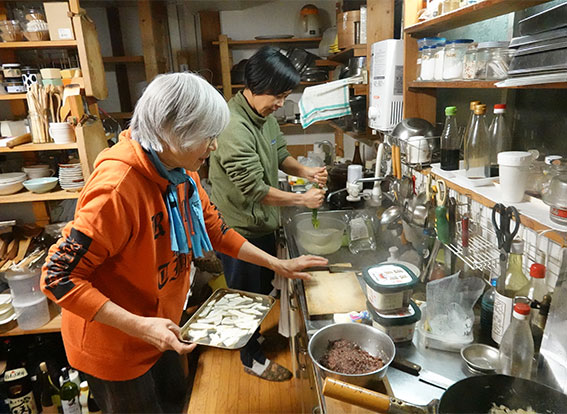 暮らしの囲炉裏使い方講座＠京田辺／音と炎、サクラと法螺貝