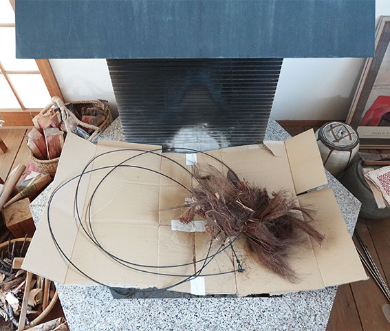 囲炉裏 シロカ、囲炉裏のような多用途ホットプレート 網で焼き鳥も